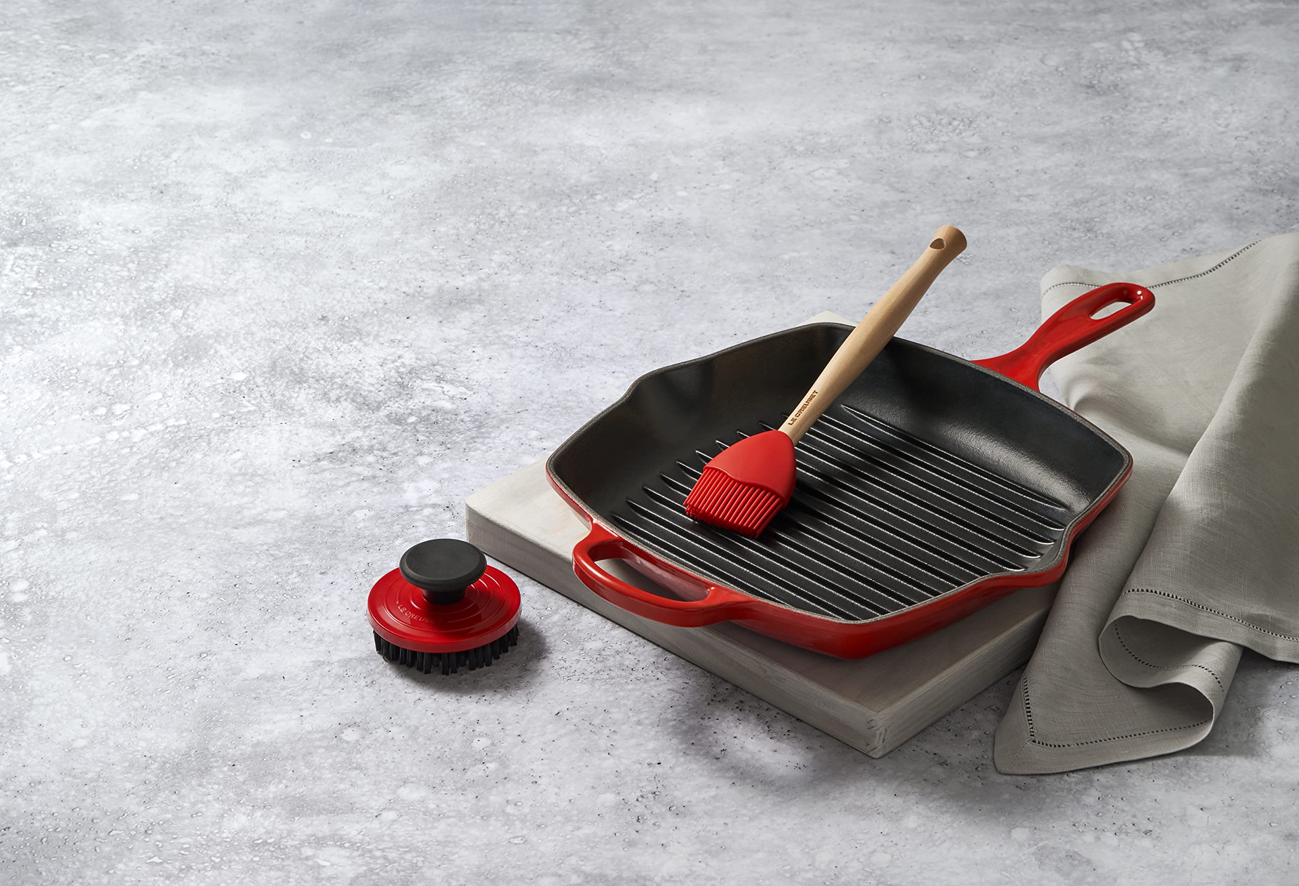 Amazon｜ル・クルーゼ(Le Creuset) ポッツ＆パンズ ブラシ チェリー